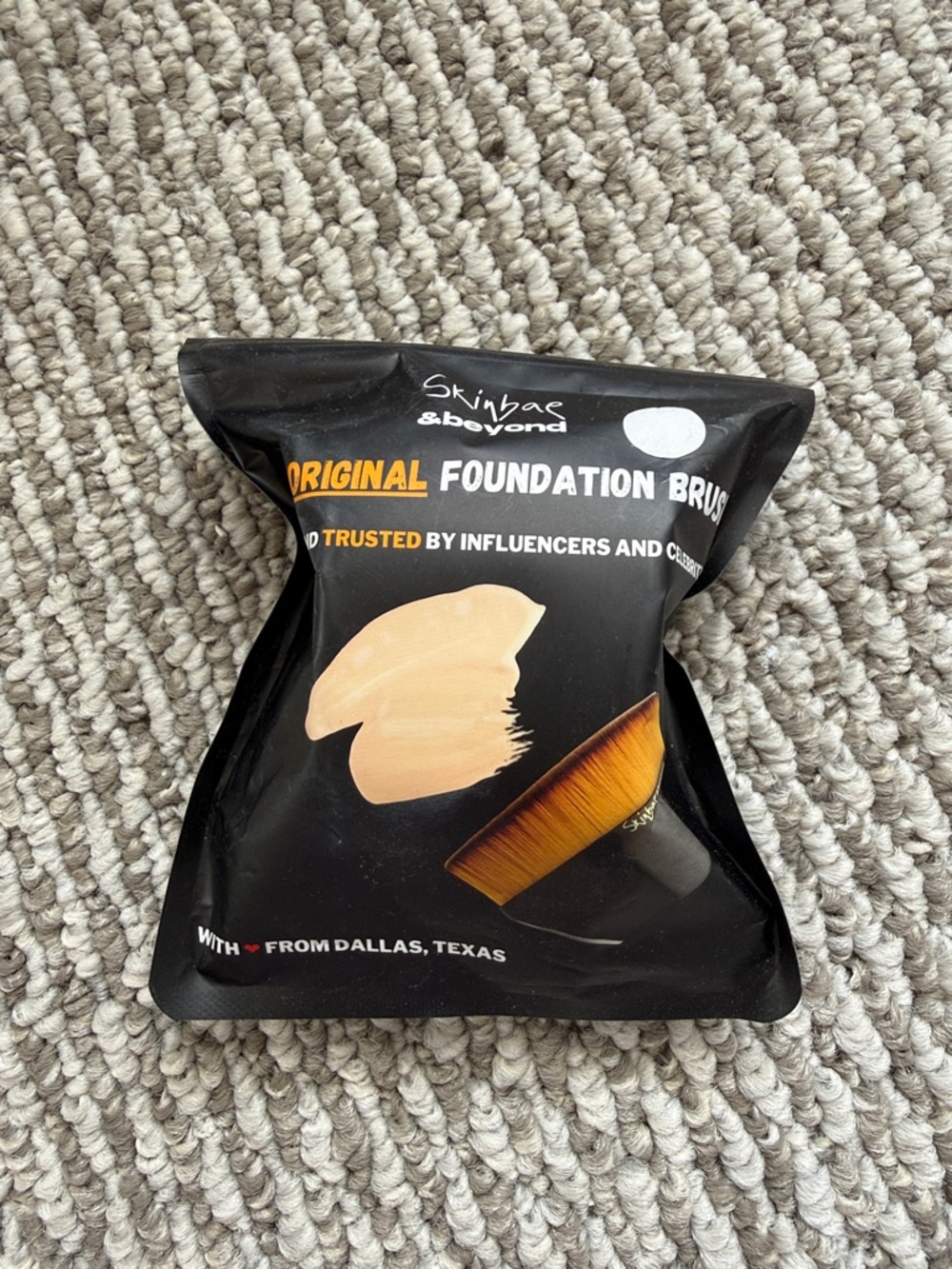 Skinbae & Beyond Original Foundation Brush - Black with Tan Bristles